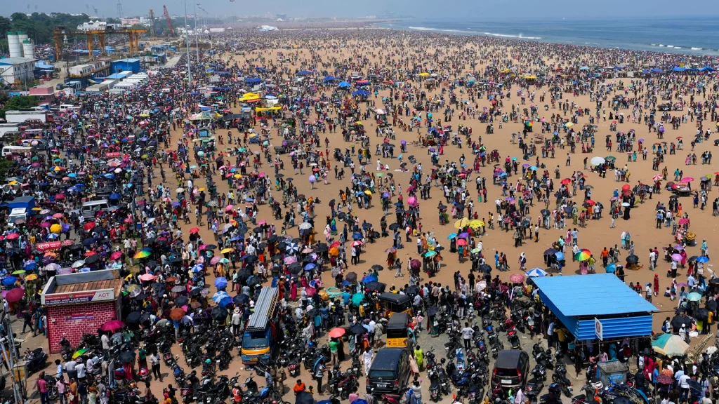 marina beach mad rush